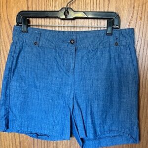 Isaac Mizrahi Indigo Blue Chambray Shorts Size 6 Pockets 100% Cotton Flat Front